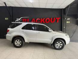 TOYOTA - HILUX SW4 - 2008/2008 - Prata - Sob Consulta