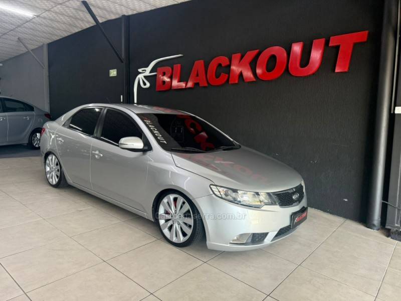 KIA MOTORS - CERATO - 2011/2011 - Prata - Sob Consulta