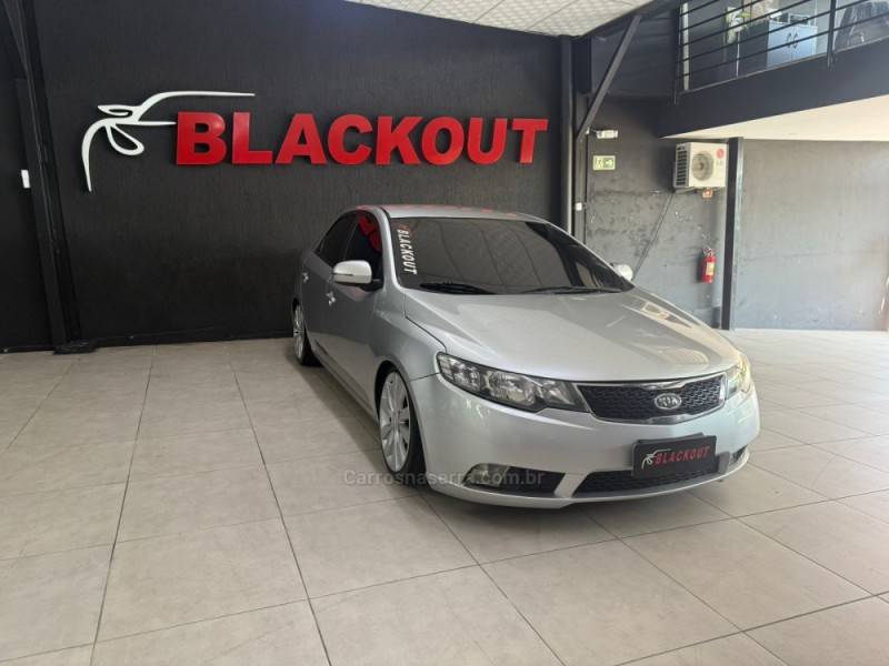 KIA MOTORS - CERATO - 2011/2011 - Prata - Sob Consulta