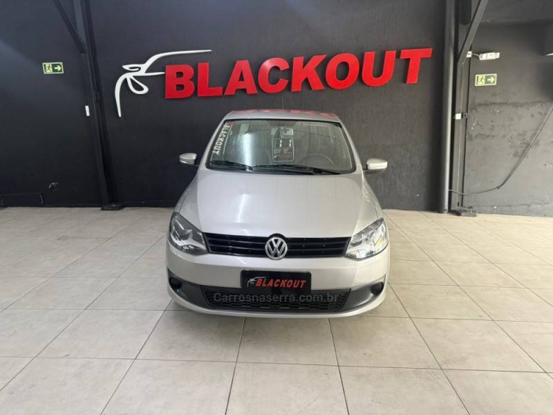 VOLKSWAGEN - FOX - 2011/2011 - Dourada - Sob Consulta