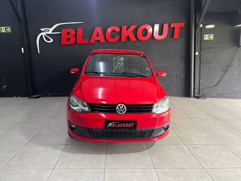 VOLKSWAGEN - FOX - 2014/2014 - Vermelha - Sob Consulta