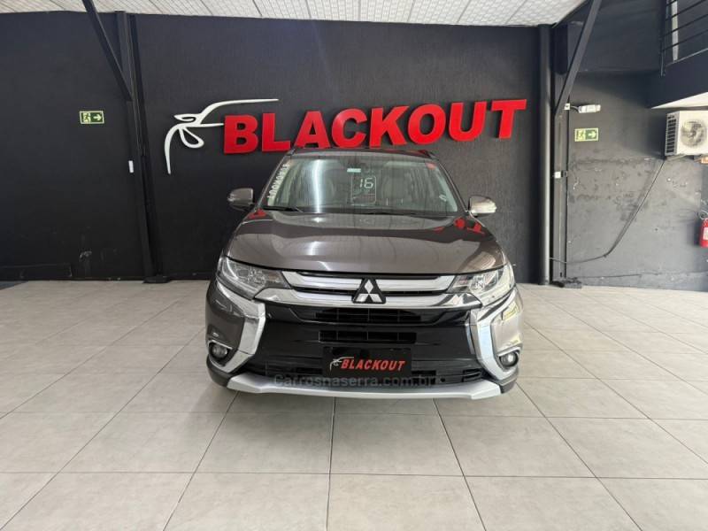 MITSUBISHI - OUTLANDER - 2016/2016 - Marrom - Sob Consulta