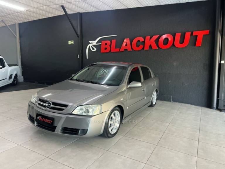 CHEVROLET - ASTRA - 2004/2004 - Cinza - R$ 32.900,00