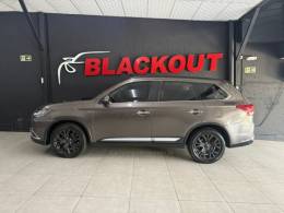 MITSUBISHI - OUTLANDER - 2016/2016 - Marrom - Sob Consulta