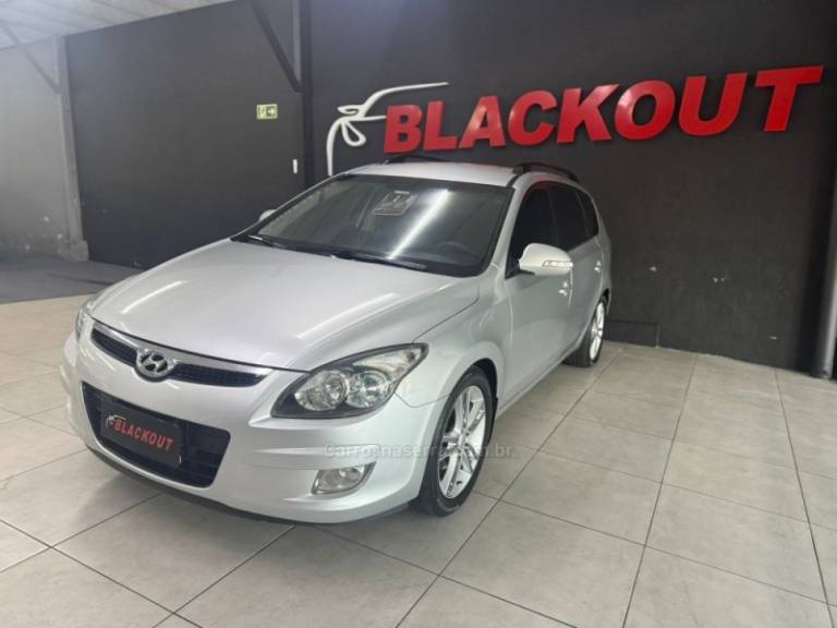 HYUNDAI - I30 CW - 2010/2011 - Prata - Sob Consulta
