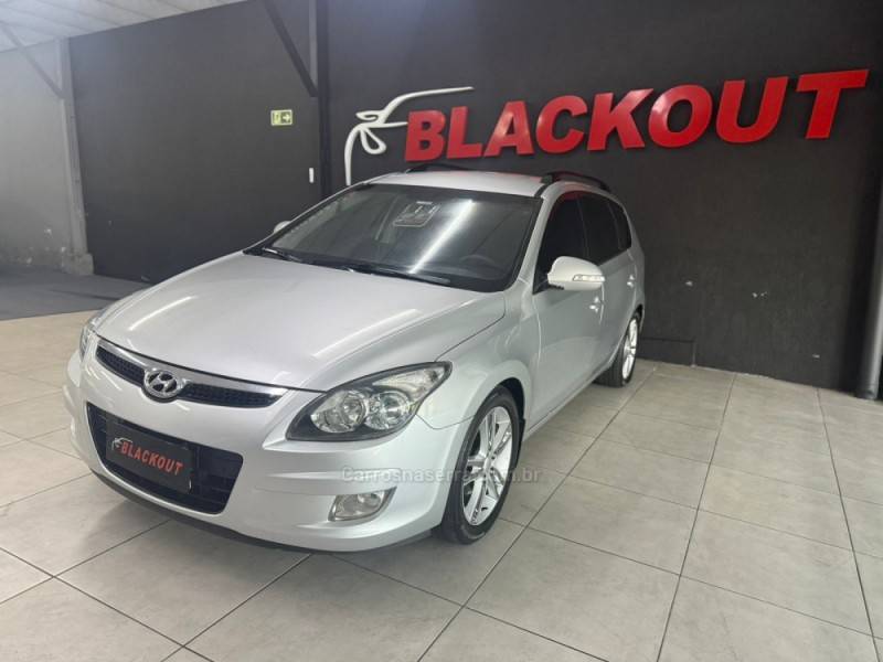 HYUNDAI - I30 CW - 2010/2011 - Prata - Sob Consulta
