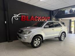 TOYOTA - HILUX SW4 - 2008/2008 - Prata - Sob Consulta