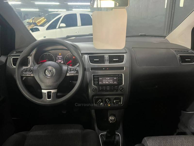 VOLKSWAGEN - FOX - 2014/2014 - Vermelha - Sob Consulta